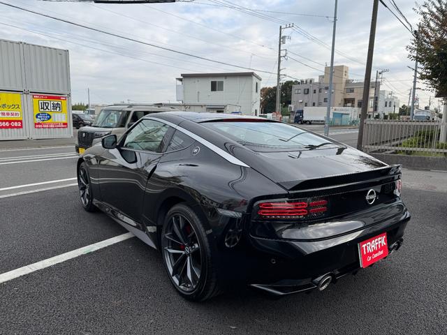 バックカメラで車庫入れも安心です♪