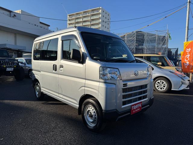 ハイゼットカーゴ ＤＸ　スマートアシスト　衝突被害軽減ブレーキ　車線逸脱警報　キーレス　両側スライドドア　アイドリングストップ　コーナーセンサー　ビルトインＥＴＣ　パワーウインドウ（4枚目）