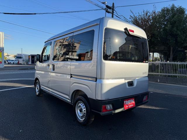 ハイゼットカーゴ ＤＸ　スマートアシスト　衝突被害軽減ブレーキ　車線逸脱警報　キーレス　両側スライドドア　アイドリングストップ　コーナーセンサー　ビルトインＥＴＣ　パワーウインドウ（10枚目）