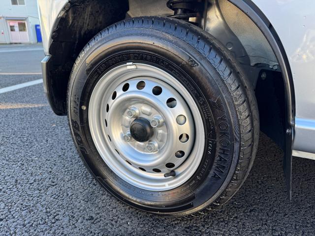 ハイゼットカーゴ ＤＸ　スマートアシスト　衝突被害軽減ブレーキ　車線逸脱警報　キーレス　両側スライドドア　アイドリングストップ　コーナーセンサー　ビルトインＥＴＣ　パワーウインドウ（14枚目）