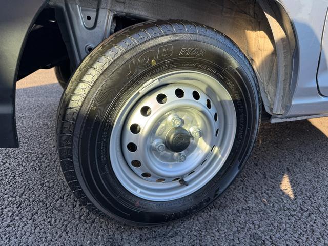 ハイゼットカーゴ ＤＸ　スマートアシスト　衝突被害軽減ブレーキ　車線逸脱警報　キーレス　両側スライドドア　アイドリングストップ　コーナーセンサー　ビルトインＥＴＣ　パワーウインドウ（15枚目）