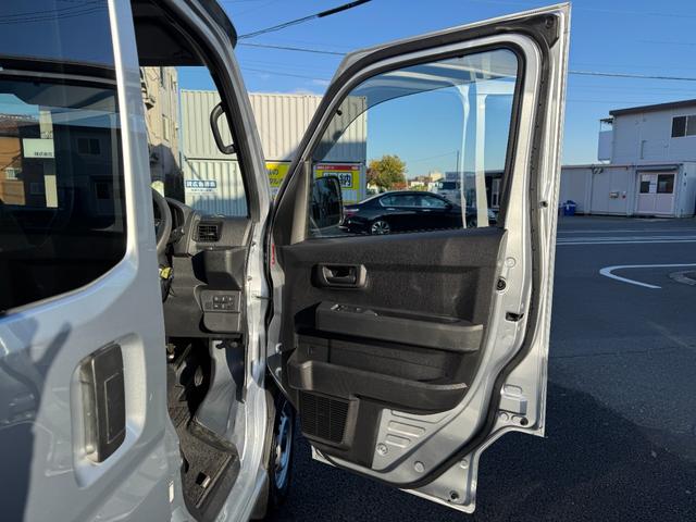 ハイゼットカーゴ ＤＸ　スマートアシスト　衝突被害軽減ブレーキ　車線逸脱警報　キーレス　両側スライドドア　アイドリングストップ　コーナーセンサー　ビルトインＥＴＣ　パワーウインドウ（19枚目）