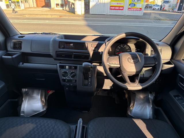 ハイゼットカーゴ ＤＸ　スマートアシスト　衝突被害軽減ブレーキ　車線逸脱警報　キーレス　両側スライドドア　アイドリングストップ　コーナーセンサー　ビルトインＥＴＣ　パワーウインドウ（22枚目）
