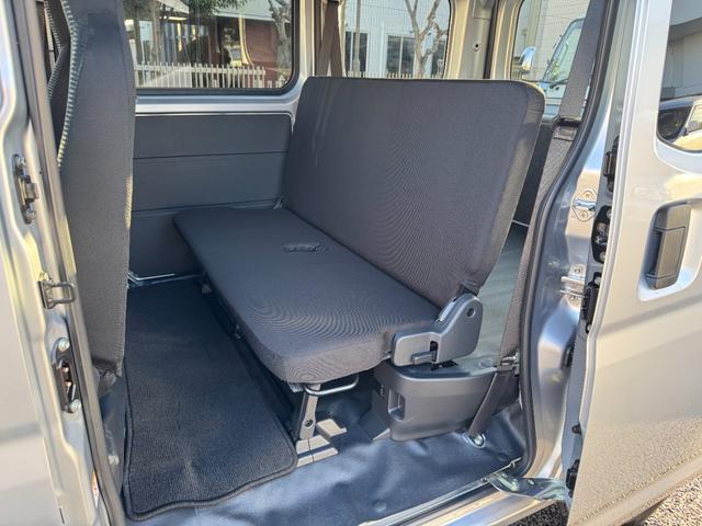 ハイゼットカーゴ ＤＸ　スマートアシスト　衝突被害軽減ブレーキ　車線逸脱警報　キーレス　両側スライドドア　アイドリングストップ　コーナーセンサー　ビルトインＥＴＣ　パワーウインドウ（31枚目）