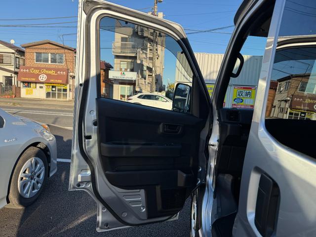 ハイゼットカーゴ ＤＸ　スマートアシスト　衝突被害軽減ブレーキ　車線逸脱警報　キーレス　両側スライドドア　アイドリングストップ　コーナーセンサー　ビルトインＥＴＣ　パワーウインドウ（32枚目）