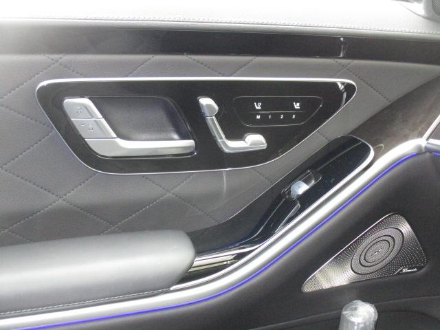 Ｓクラス Ｓ５００　４ＭＡＴＩＣ　ロング　ＡＭＧライン　リアコンフォートパッケージ　Ｂｌｕｅｔｏｏｔｈ接続　ＥＴＣ　ＬＥＤヘッドライト　ＴＶ　アイドリングストップ　クルーズコントロール　コネクテッド機能　サイドカメラ　サンルーフ・ガラスルーフ（18枚目）