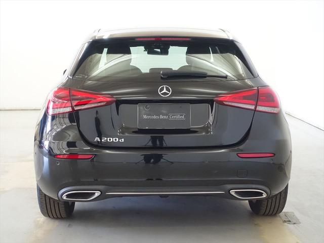 Ａクラス Ａ２００　ｄ　Ｂｌｕｅｔｏｏｔｈ接続　ＥＴＣ　ＬＥＤヘッドライト　ＴＶ　アイドリングストップ　クルーズコントロール　コネクテッド機能　シートヒーター　トランクスルー　ナビ　バックモニター　パワーシート　フロアマット（3枚目）