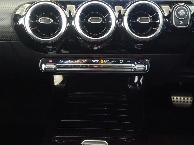 Ａクラスセダン Ａ２５０　４ＭＡＴＩＣ　セダン　ＡＭＧライン　レーダーセーフティパッケージ　アドバンスドパッケージ　ナビゲーションパッケージ　Ｂｌｕｅｔｏｏｔｈ接続　ＥＴＣ　ＬＥＤヘッドライト　ＴＶ　アイドリングストップ　クルーズコントロール　コネクテッド機能（13枚目）