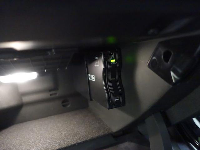 Ａクラスセダン Ａ２５０　４ＭＡＴＩＣ　セダン　ＡＭＧライン　レーダーセーフティパッケージ　アドバンスドパッケージ　ナビゲーションパッケージ　Ｂｌｕｅｔｏｏｔｈ接続　ＥＴＣ　ＬＥＤヘッドライト　ＴＶ　アイドリングストップ　クルーズコントロール　コネクテッド機能（21枚目）