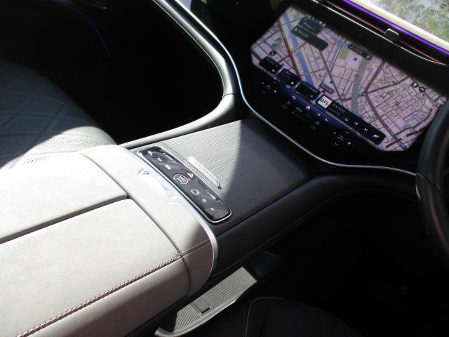 EQS SUV EQS580 4MATIC SUV スポーツ ナイトパッケージ ショーファーパッケージ 3列シート Bluetooth接続 ETC LEDヘッドライト TV クルーズコントロール コネクテッド機能 サイドカメラ サンルーフ・ガラスルーフ(12枚目)