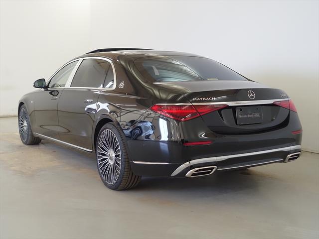 Ｓクラス Ｓ６８０　４ＭＡＴＩＣ　ＭＡＮＵＦＡＫＴＵＲレザーエクスクルーシブパッケージ　Ｂｌｕｅｔｏｏｔｈ接続　ＥＴＣ　ＬＥＤヘッドライト　ＴＶ　アイドリングストップ　オットマン　クルーズコントロール　コネクテッド機能　サイドカメラ（3枚目）