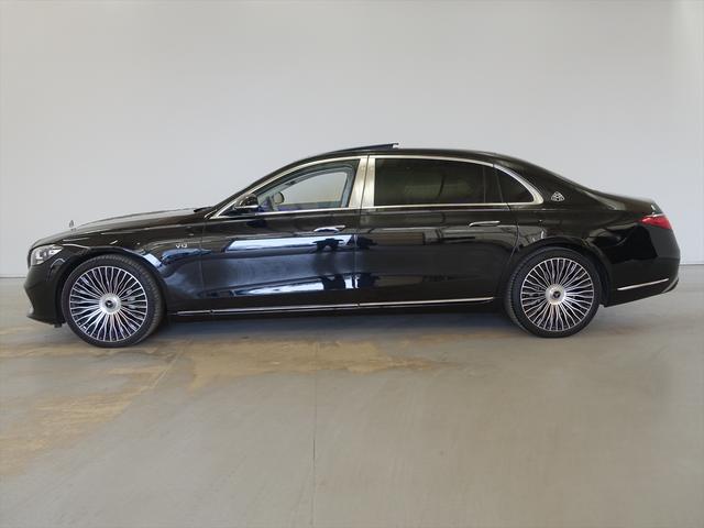 Ｓクラス Ｓ６８０　４ＭＡＴＩＣ　ＭＡＮＵＦＡＫＴＵＲレザーエクスクルーシブパッケージ　Ｂｌｕｅｔｏｏｔｈ接続　ＥＴＣ　ＬＥＤヘッドライト　ＴＶ　アイドリングストップ　オットマン　クルーズコントロール　コネクテッド機能　サイドカメラ（4枚目）