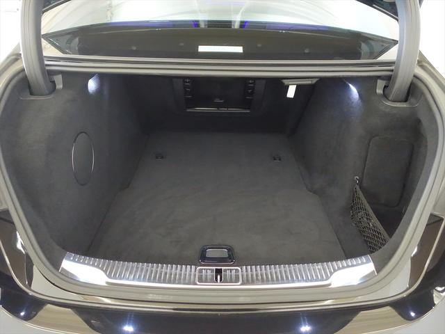 Ｓクラス Ｓ６８０　４ＭＡＴＩＣ　ＭＡＮＵＦＡＫＴＵＲレザーエクスクルーシブパッケージ　Ｂｌｕｅｔｏｏｔｈ接続　ＥＴＣ　ＬＥＤヘッドライト　ＴＶ　アイドリングストップ　オットマン　クルーズコントロール　コネクテッド機能　サイドカメラ（27枚目）