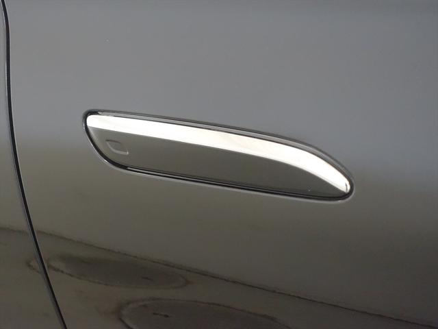 Ｓクラス Ｓ６８０　４ＭＡＴＩＣ　ＭＡＮＵＦＡＫＴＵＲレザーエクスクルーシブパッケージ　Ｂｌｕｅｔｏｏｔｈ接続　ＥＴＣ　ＬＥＤヘッドライト　ＴＶ　アイドリングストップ　オットマン　クルーズコントロール　コネクテッド機能　サイドカメラ（29枚目）