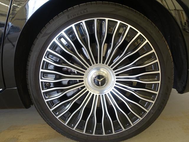 Ｓクラス Ｓ６８０　４ＭＡＴＩＣ　ＭＡＮＵＦＡＫＴＵＲレザーエクスクルーシブパッケージ　Ｂｌｕｅｔｏｏｔｈ接続　ＥＴＣ　ＬＥＤヘッドライト　ＴＶ　アイドリングストップ　オットマン　クルーズコントロール　コネクテッド機能　サイドカメラ（32枚目）