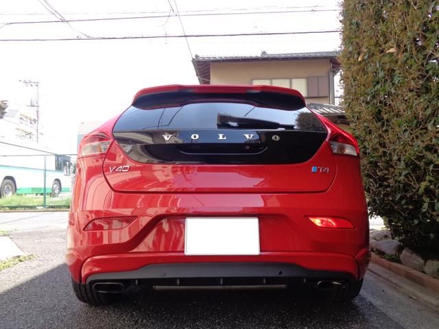 �e�[���Q�[�g�㕔�ɑ�^�̓��F���[�t�X�|�C���[�𑕔��A�^�g�ɉ��߂��k�d�c�f�U�C���e�[���A�Z���^�[�ɓ`�����ւ�u�n�k�u�n�G���u�����A�O���Z���T�[�ɃX�^�C���b�V���ȃp�[�N�Z���T�t�u���b�N�f�B�t���[�U�[�𑕒�