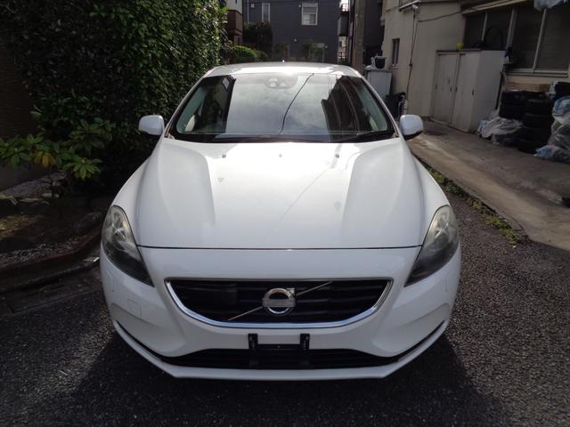 Ｖ４０ Ｔ４　ＳＥ　禁煙フル黒革ポールスター書換・６速デュアルＡＴティップ・ＬＥＤ＆ＨＩＤ・ＴＶナビＢカメラＥＴＣ・本革ステアスイッチ・ＢＬＩＳ追従クルーズ＆追突軽減・死角警告＆レーンキープ・１７大径ＡＷマフラー取説記録（3枚目）