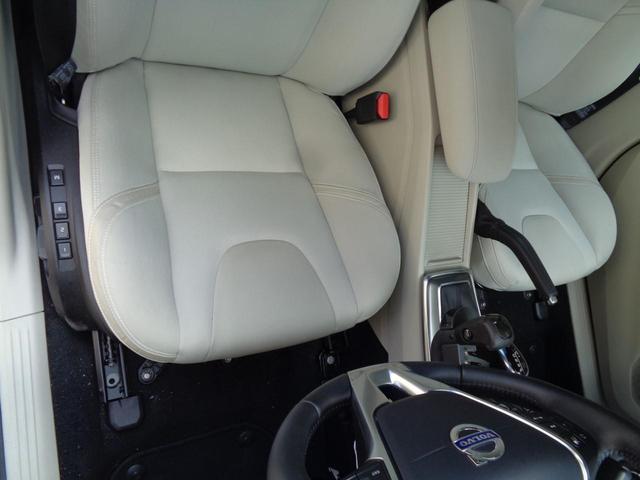 Ｖ４０ Ｔ４　ＳＥ　１オナ禁煙Ｈ白革メモリ／パワー／ヒータ・スマート鍵・ＬＥＤ＆ＨＩＤ・ＩＣＴＢ６速ＡＴティップ・ＴＶナビＢカメＥＴＣ・革巻ステア・ＢＬＩＳ追従クルーズ＆追突軽減・死角警告＆レーンキープ大径アルミ取説記録（19枚目）