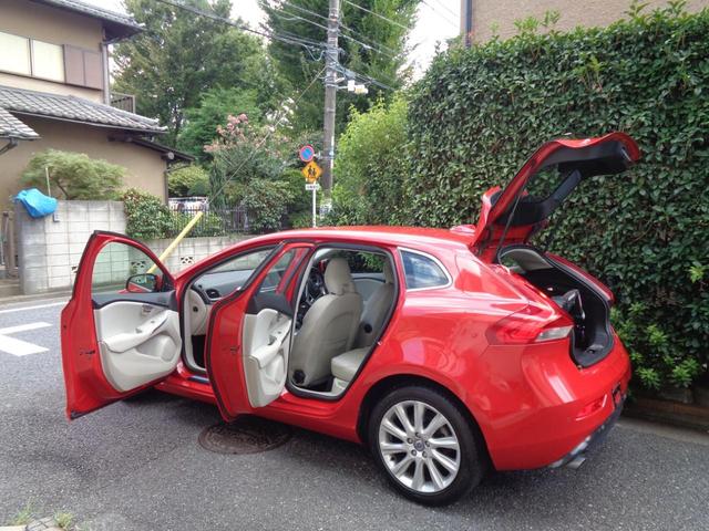 Ｖ４０ Ｔ４　ＳＥ　１オナ禁煙Ｈ白革メモリ／パワー／ヒータ・スマート鍵・ＬＥＤ＆ＨＩＤ・ＩＣＴＢ６速ＡＴティップ・ＴＶナビＢカメＥＴＣ・革巻ステア・ＢＬＩＳ追従クルーズ＆追突軽減・死角警告＆レーンキープ大径アルミ取説記録（60枚目）