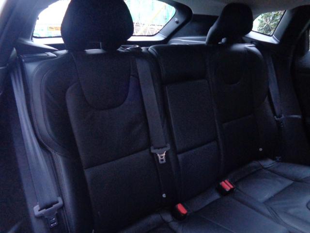 Ｖ４０ Ｔ４　ＳＥ　１オナ禁煙メモリ黒革／パワー／ヒータ席スマート鍵・グラス屋根ＬＥＤ＆ＨＩＤ・ＩＣＴＢ６速ＡＴティップ・ＴＶナビＢカメＥＴＣ・革ステア・ＢＬＩＳ追従クルーズ＆追突軽減・死角警告＆レーンキープＡＷ取説記録（39枚目）