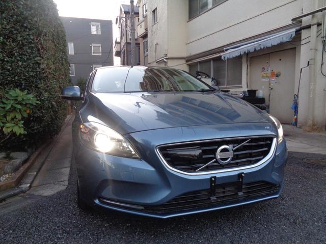Ｖ４０ Ｔ４　ＳＥ　１オナ禁煙メモリ黒革／パワー／ヒータ席スマート鍵・グラス屋根ＬＥＤ＆ＨＩＤ・ＩＣＴＢ６速ＡＴティップ・ＴＶナビＢカメＥＴＣ・革ステア・ＢＬＩＳ追従クルーズ＆追突軽減・死角警告＆レーンキープＡＷ取説記録（76枚目）