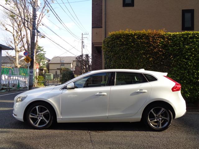 Ｖ４０ Ｔ４　ＳＥ　禁煙１オナ白フル本革席メモリ／パワー／ヒータ・革ステア・スマートキ・ＬＥＤ＆ＨＩＤ・ティップ付ＡＴ・ＴＶナビＥＴＣ・ＢＬＩＳ追従クルーズ＆追突軽減・死角警告＆レーンキープ・Ｄアラート・１７ＡＷ取説記録（6枚目）