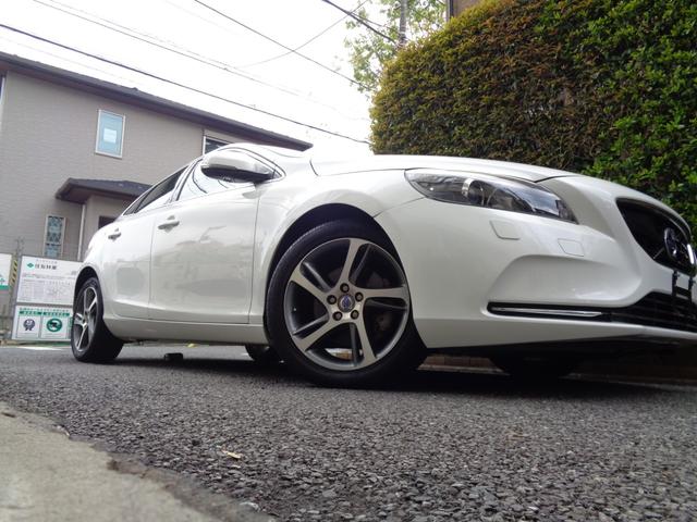 Ｖ４０ Ｔ４　ＳＥ　禁煙１オナ白フル本革席メモリ／パワー／ヒータ・革ステア・スマートキ・ＬＥＤ＆ＨＩＤ・ティップ付ＡＴ・ＴＶナビＥＴＣ・ＢＬＩＳ追従クルーズ＆追突軽減・死角警告＆レーンキープ・Ｄアラート・１７ＡＷ取説記録（14枚目）