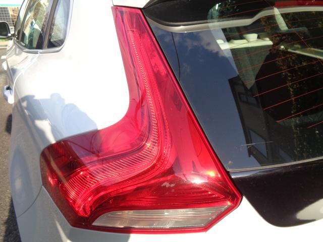 Ｖ４０ Ｔ４　ＳＥ　禁煙１オナ白フル本革席メモリ／パワー／ヒータ・革ステア・スマートキ・ＬＥＤ＆ＨＩＤ・ティップ付ＡＴ・ＴＶナビＥＴＣ・ＢＬＩＳ追従クルーズ＆追突軽減・死角警告＆レーンキープ・Ｄアラート・１７ＡＷ取説記録（53枚目）