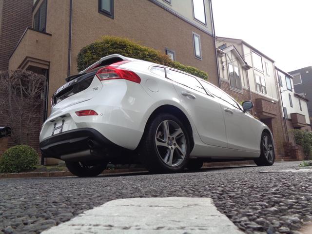 Ｖ４０ Ｔ４　ＳＥ　禁煙１オナ白フル本革席メモリ／パワー／ヒータ・革ステア・スマートキ・ＬＥＤ＆ＨＩＤ・ティップ付ＡＴ・ＴＶナビＥＴＣ・ＢＬＩＳ追従クルーズ＆追突軽減・死角警告＆レーンキープ・Ｄアラート・１７ＡＷ取説記録（66枚目）
