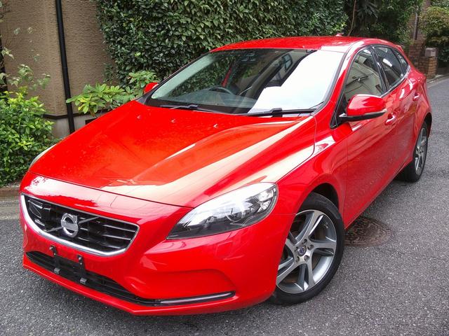 Ｖ４０ Ｔ４　ＳＥ　１オーナ禁煙白＆黒革パワー＆ヒータ・スマートキ・ＬＥＤ＆ＨＩＤ・６速ティップ付ＡＴ・ＴＶナビＢトゥース対応ＥＴＣ・黒革巻ステア・ＢＬＩＳ追従クルーズ＆追突軽減・死角警告＆レーンキープ１７アルミ取説記録（4枚目）
