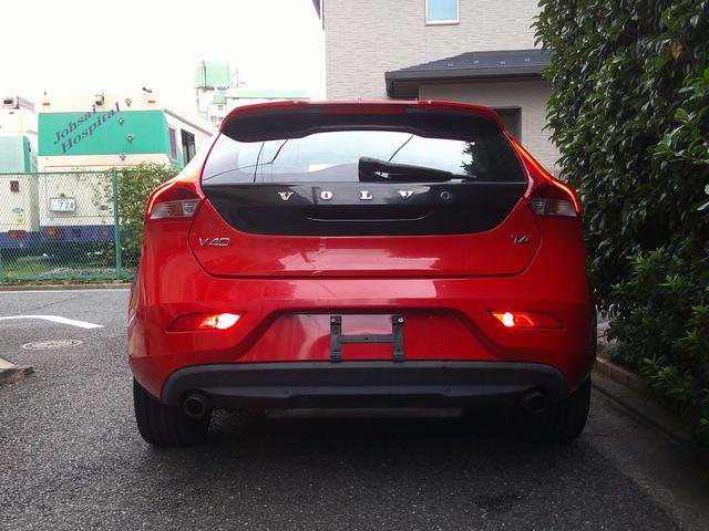 Ｖ４０ Ｔ４　ＳＥ　１オーナ禁煙白＆黒革パワー＆ヒータ・スマートキ・ＬＥＤ＆ＨＩＤ・６速ティップ付ＡＴ・ＴＶナビＢトゥース対応ＥＴＣ・黒革巻ステア・ＢＬＩＳ追従クルーズ＆追突軽減・死角警告＆レーンキープ１７アルミ取説記録（9枚目）
