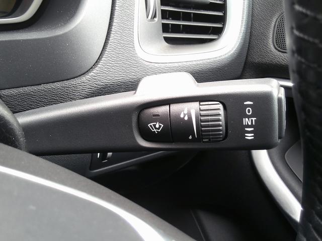 Ｖ４０ Ｔ４　ＳＥ　１オーナ禁煙白＆黒革パワー＆ヒータ・スマートキ・ＬＥＤ＆ＨＩＤ・６速ティップ付ＡＴ・ＴＶナビＢトゥース対応ＥＴＣ・黒革巻ステア・ＢＬＩＳ追従クルーズ＆追突軽減・死角警告＆レーンキープ１７アルミ取説記録（24枚目）