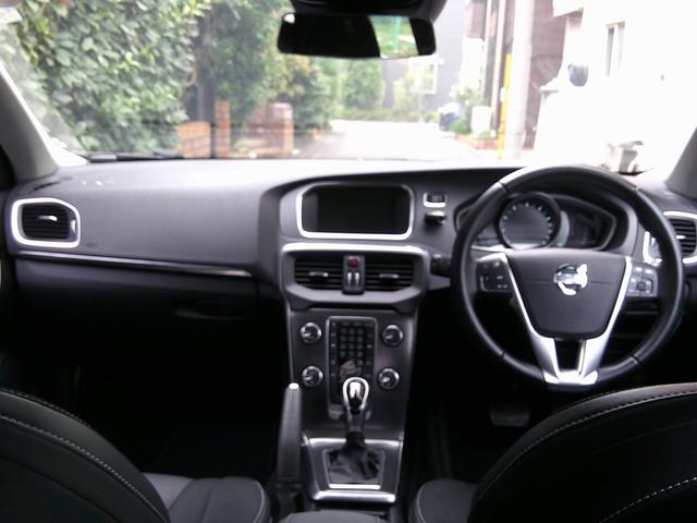 Ｖ４０ Ｔ４　ＳＥ　１オーナ禁煙白＆黒革パワー＆ヒータ・スマートキ・ＬＥＤ＆ＨＩＤ・６速ティップ付ＡＴ・ＴＶナビＢトゥース対応ＥＴＣ・黒革巻ステア・ＢＬＩＳ追従クルーズ＆追突軽減・死角警告＆レーンキープ１７アルミ取説記録（31枚目）
