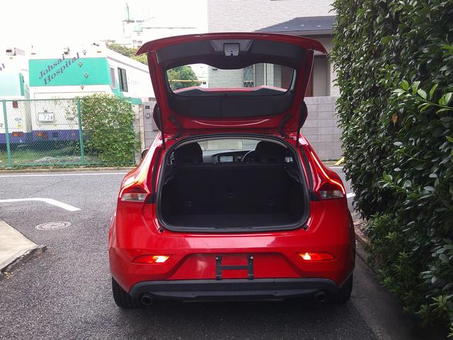 Ｖ４０ Ｔ４　ＳＥ　１オーナ禁煙白＆黒革パワー＆ヒータ・スマートキ・ＬＥＤ＆ＨＩＤ・６速ティップ付ＡＴ・ＴＶナビＢトゥース対応ＥＴＣ・黒革巻ステア・ＢＬＩＳ追従クルーズ＆追突軽減・死角警告＆レーンキープ１７アルミ取説記録（45枚目）
