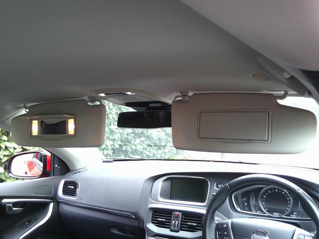 Ｖ４０ Ｔ４　ＳＥ　１オーナ禁煙白＆黒革パワー＆ヒータ・スマートキ・ＬＥＤ＆ＨＩＤ・６速ティップ付ＡＴ・ＴＶナビＢトゥース対応ＥＴＣ・黒革巻ステア・ＢＬＩＳ追従クルーズ＆追突軽減・死角警告＆レーンキープ１７アルミ取説記録（47枚目）