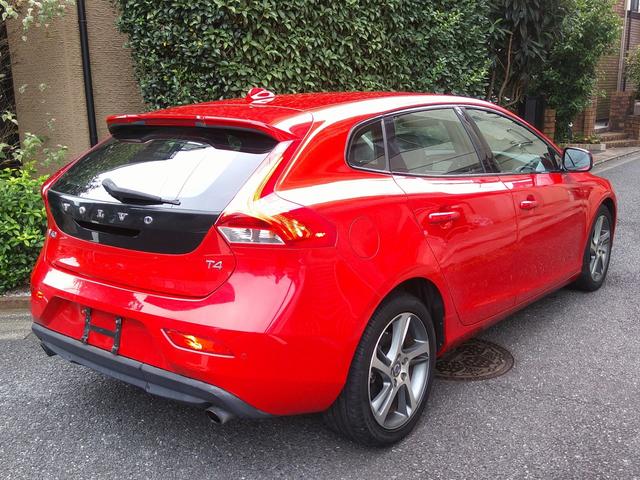 Ｖ４０ Ｔ４　ＳＥ　１オーナ禁煙白＆黒革パワー＆ヒータ・スマートキ・ＬＥＤ＆ＨＩＤ・６速ティップ付ＡＴ・ＴＶナビＢトゥース対応ＥＴＣ・黒革巻ステア・ＢＬＩＳ追従クルーズ＆追突軽減・死角警告＆レーンキープ１７アルミ取説記録（67枚目）
