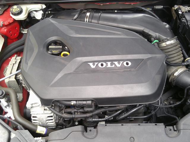 Ｖ４０ Ｔ４　ＳＥ　１オーナ禁煙白＆黒革パワー＆ヒータ・スマートキ・ＬＥＤ＆ＨＩＤ・６速ティップ付ＡＴ・ＴＶナビＢトゥース対応ＥＴＣ・黒革巻ステア・ＢＬＩＳ追従クルーズ＆追突軽減・死角警告＆レーンキープ１７アルミ取説記録（71枚目）