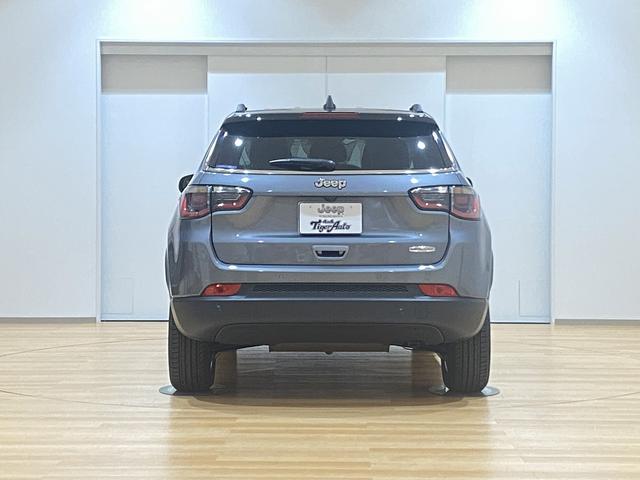 ジープ・コンパス ロンジチュード アダプティブクルーズコントロール LEDヘッドライト LEDテールライト オートヘッドライト オートハイビーム 10.1インチナビ ワイヤレス充電器 アンドロイドオート アップルカープレイ(6枚目)