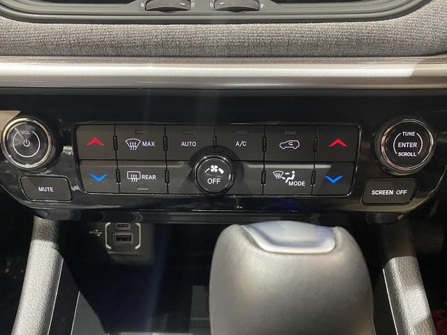 ジープ・コンパス ロンジチュード アダプティブクルーズコントロール LEDヘッドライト LEDテールライト オートヘッドライト オートハイビーム 10.1インチナビ ワイヤレス充電器 アンドロイドオート アップルカープレイ(26枚目)