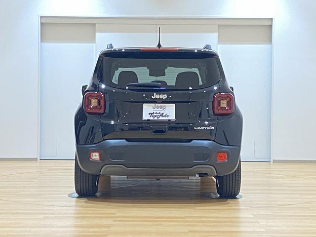ジープ・レネゲード リミテッド 純正17インチアルミ 8.4インチナビ ETC2.0 バックカメラ 運転席パワーシート シートヒーター キャップレスヒューエル ブラインドスポットモニター LEDヘッドライト LEDテールランプ(5枚目)