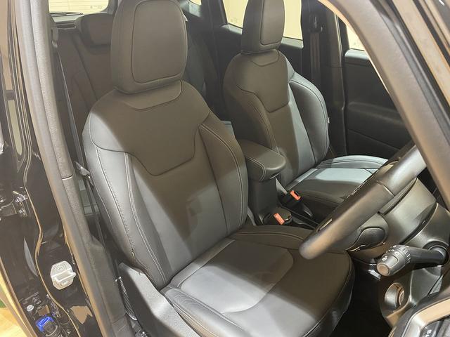 ジープ・レネゲード リミテッド 純正17インチアルミ 8.4インチナビ ETC2.0 バックカメラ 運転席パワーシート シートヒーター キャップレスヒューエル ブラインドスポットモニター LEDヘッドライト LEDテールランプ(15枚目)
