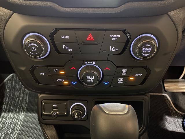 ジープ・レネゲード リミテッド 純正17インチアルミ 8.4インチナビ ETC2.0 バックカメラ 運転席パワーシート シートヒーター キャップレスヒューエル ブラインドスポットモニター LEDヘッドライト LEDテールランプ(27枚目)