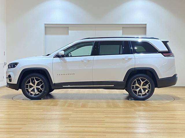 ジープ・コマンダー ロンジチュード 3列7人乗車 チップアップシート 純正18インチアルミ 10.1インチナビ ETC2.0 アダプティブクルーズコントロール バックカメラ パワーバックドア(5枚目)