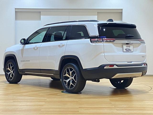 ジープ・コマンダー ロンジチュード 3列7人乗車 チップアップシート 純正18インチアルミ 10.1インチナビ ETC2.0 アダプティブクルーズコントロール バックカメラ パワーバックドア(6枚目)