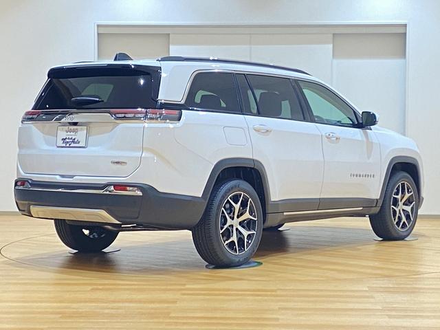 ジープ・コマンダー ロンジチュード 3列7人乗車 チップアップシート 純正18インチアルミ 10.1インチナビ ETC2.0 アダプティブクルーズコントロール バックカメラ パワーバックドア(8枚目)