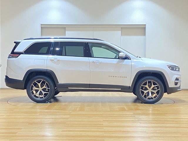 ジープ・コマンダー ロンジチュード 3列7人乗車 チップアップシート 純正18インチアルミ 10.1インチナビ ETC2.0 アダプティブクルーズコントロール バックカメラ パワーバックドア(9枚目)