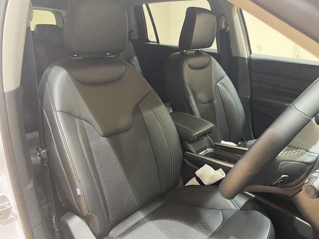 ジープ・コマンダー ロンジチュード 3列7人乗車 チップアップシート 純正18インチアルミ 10.1インチナビ ETC2.0 アダプティブクルーズコントロール バックカメラ パワーバックドア(22枚目)