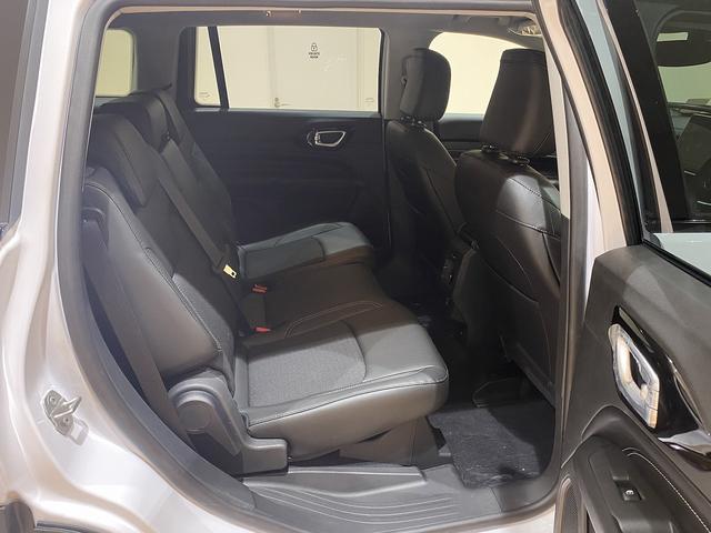 ジープ・コマンダー ロンジチュード 3列7人乗車 チップアップシート 純正18インチアルミ 10.1インチナビ ETC2.0 アダプティブクルーズコントロール バックカメラ パワーバックドア(25枚目)