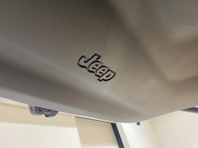 ジープ・コマンダー ロンジチュード 3列7人乗車 チップアップシート 純正18インチアルミ 10.1インチナビ ETC2.0 アダプティブクルーズコントロール バックカメラ パワーバックドア(36枚目)