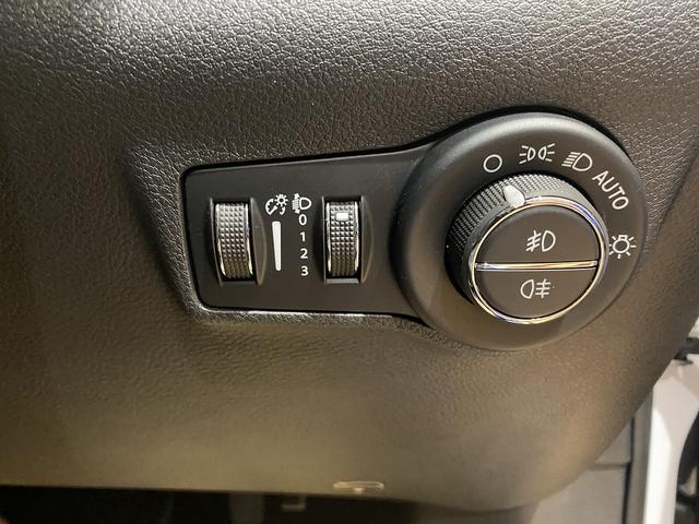 ジープ・コマンダー ロンジチュード 3列7人乗車 チップアップシート 純正18インチアルミ 10.1インチナビ ETC2.0 アダプティブクルーズコントロール バックカメラ パワーバックドア(50枚目)